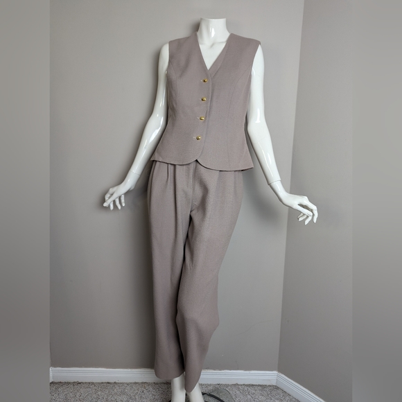 Jackets & Blazers - Women's vintage three piece wool suit greige gold buttons petite size 6/4